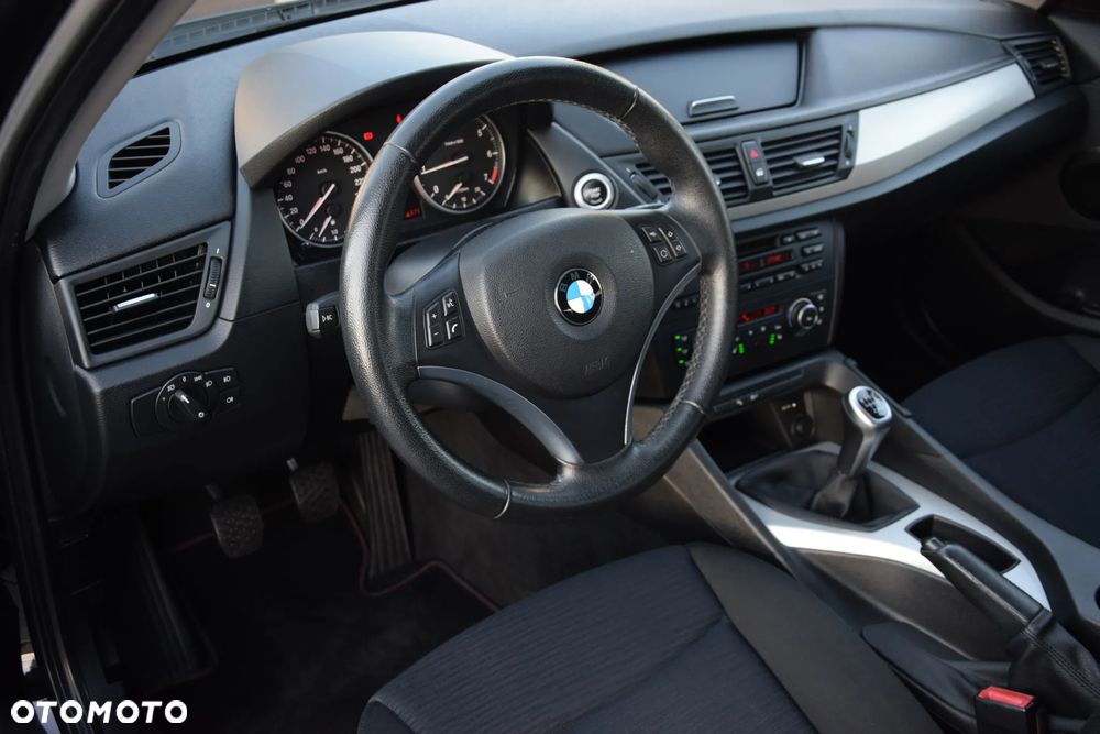 BMW X1 sDrive18i - 17