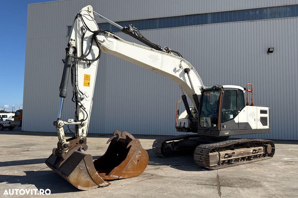 Volvo EC220EL Excavator - 1