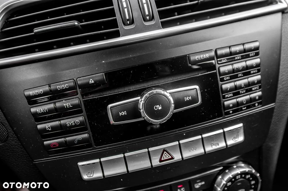 Mercedes-Benz Klasa C 180 BlueEFFICIENCY 7G-TRONIC - 28
