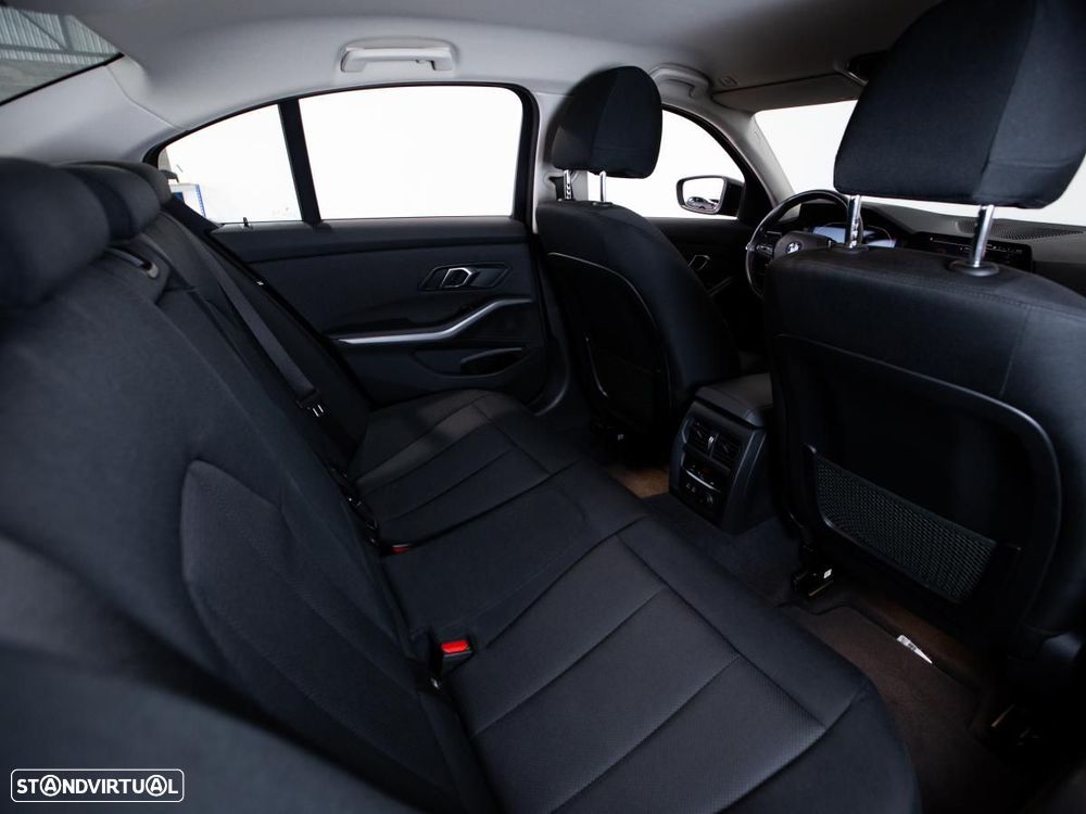 BMW 320 e Touring Corporate Edition Auto - 11