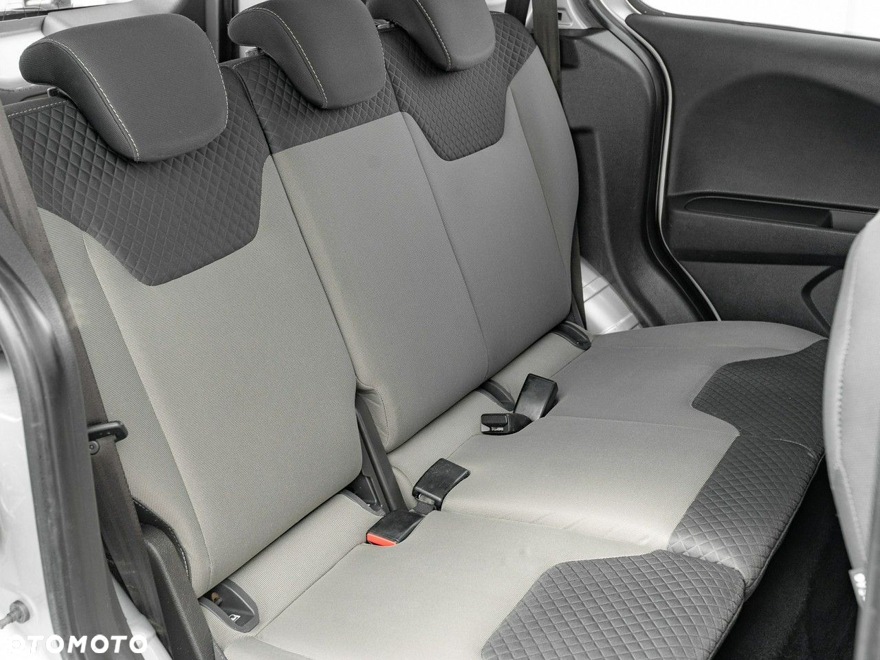 Ford Transit Courier 1.0 EcoBoost Trend - 23