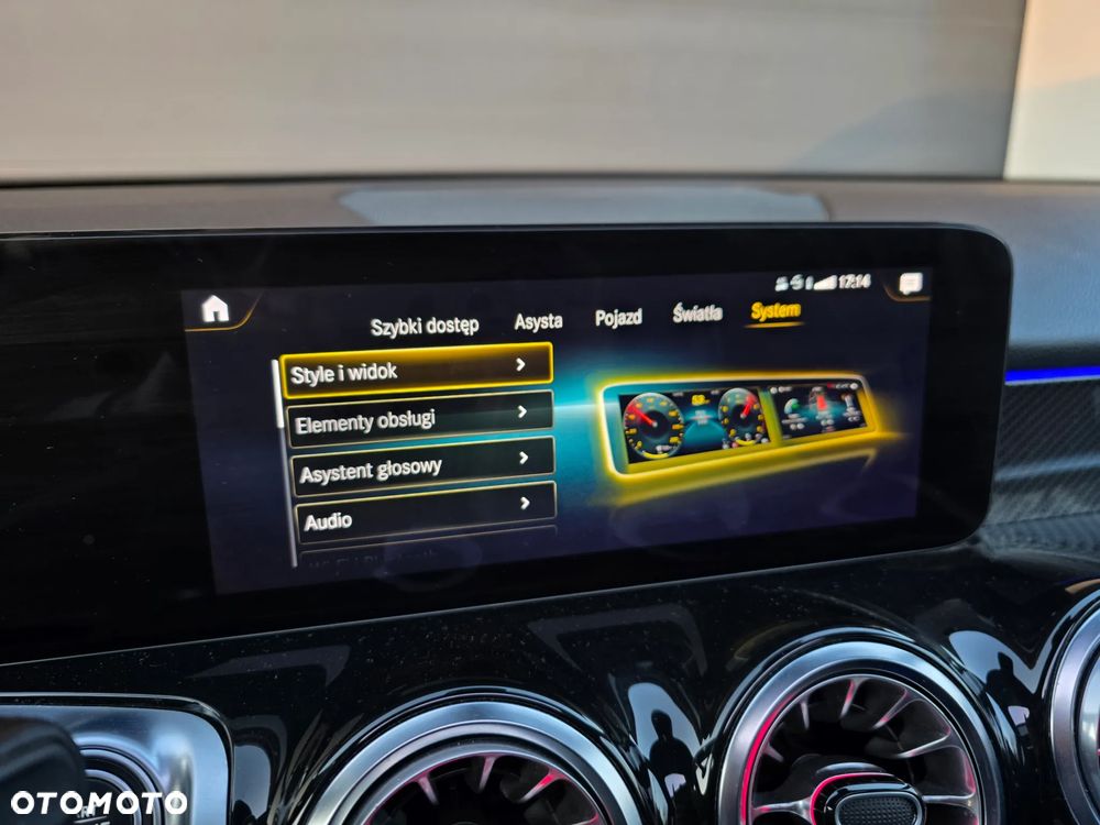 Mercedes-Benz GLB 200 d 4-Matic AMG Line 8G-DCT - 36