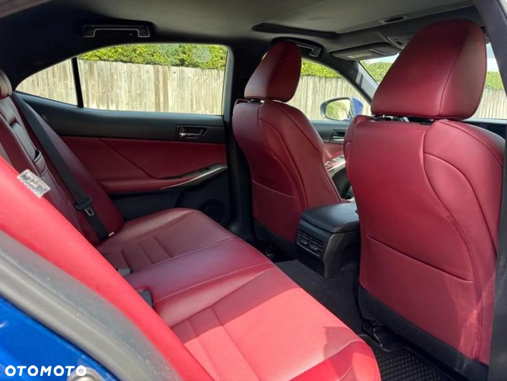 Lexus IS 200t / 300 F Sport - 40