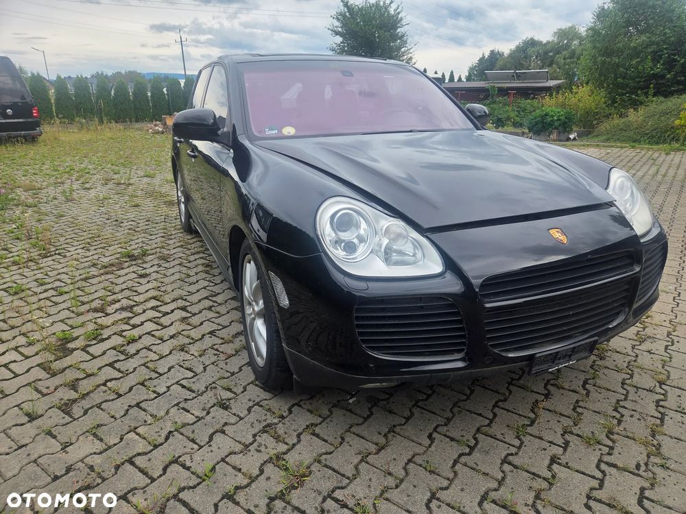 Porsche Cayenne - 1