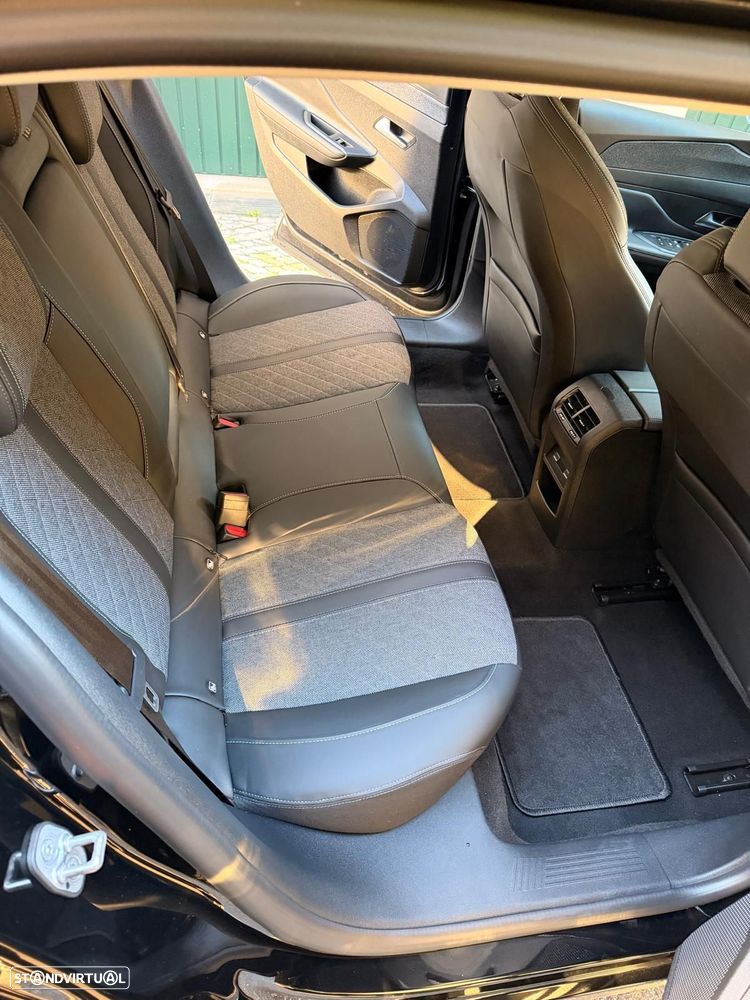 Peugeot 408 1.6 Hybrid Allure Pack e-EAT8 - 22