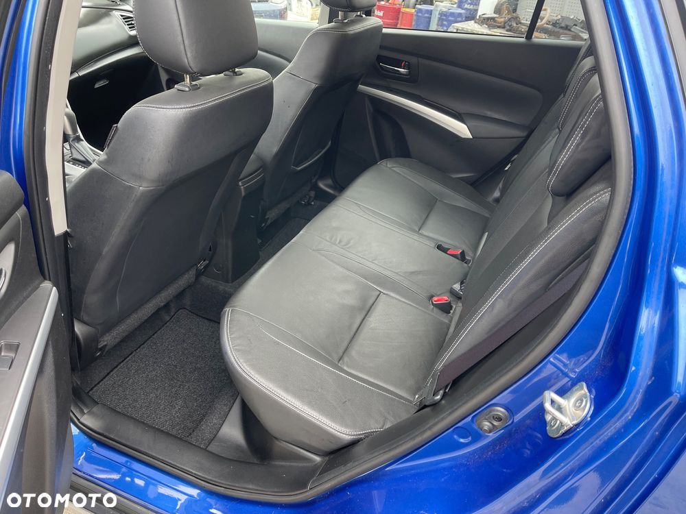 Suzuki SX4 1.6 Premium - 14
