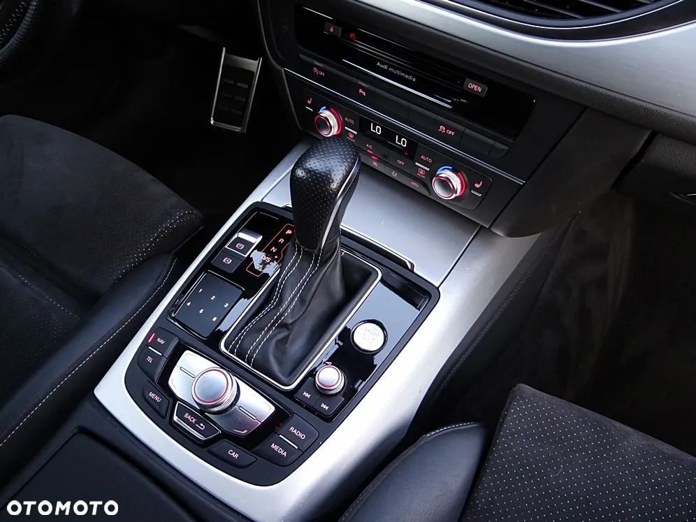 Audi A6 Avant 3.0 TDI quattro S tronic - 33