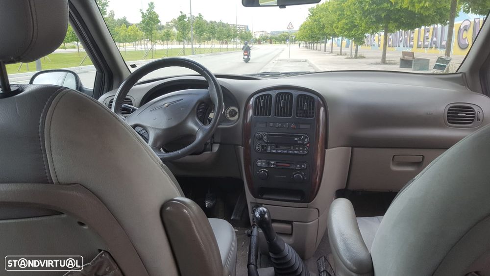 Chrysler Voyager 2.5 CRD LX - 4