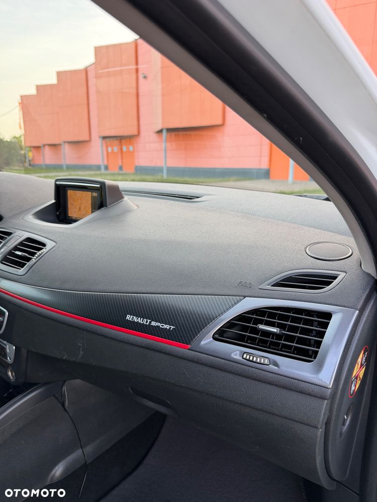 Renault Megane TCe 180 GT - 23