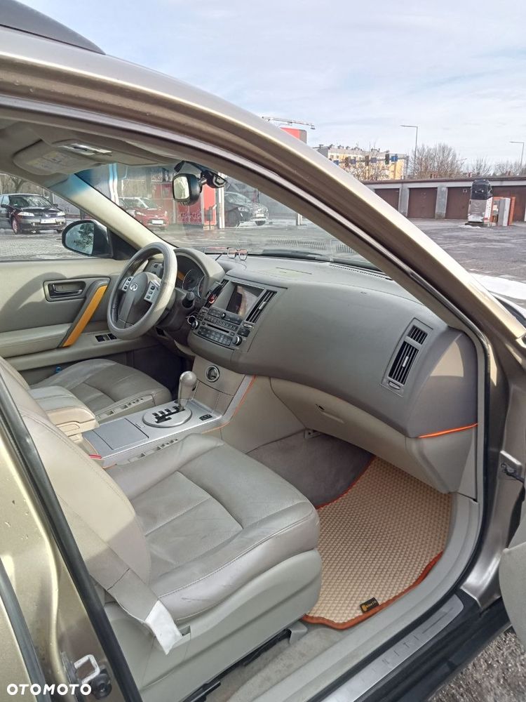 Infiniti FX - 5