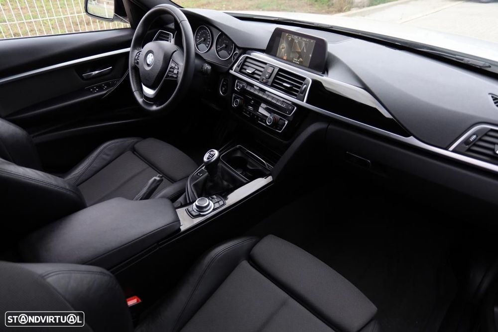 BMW 318 d Line Sport - 17