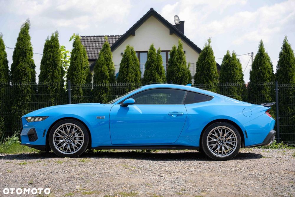 Ford Mustang - 8