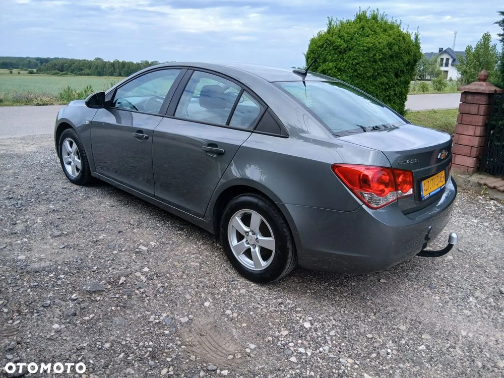 Chevrolet Cruze 1.8 LT+ - 10