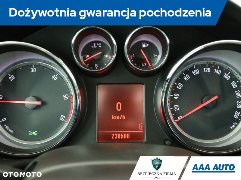 Opel Insignia - 10