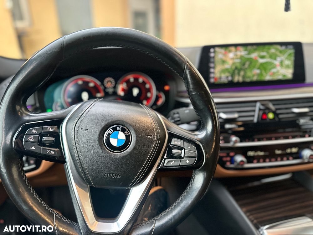 BMW Seria 5 520d Aut. Sport Line - 23