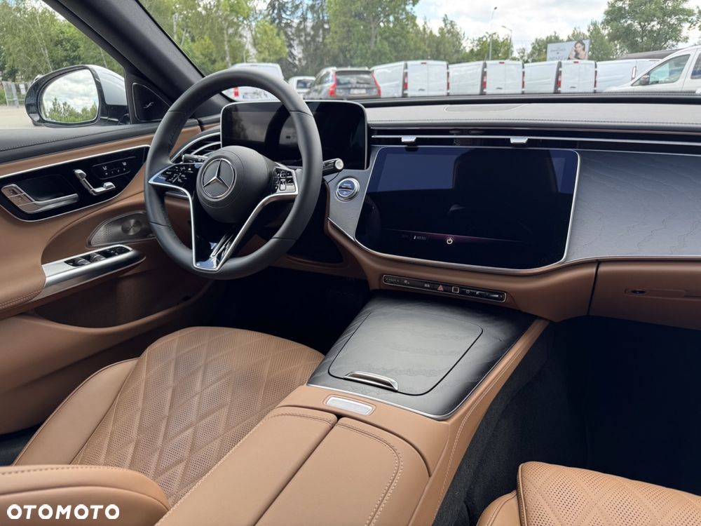 Mercedes-Benz Klasa E 200 mHEV 4-Matic Avantgarde 9G-Tronic - 30
