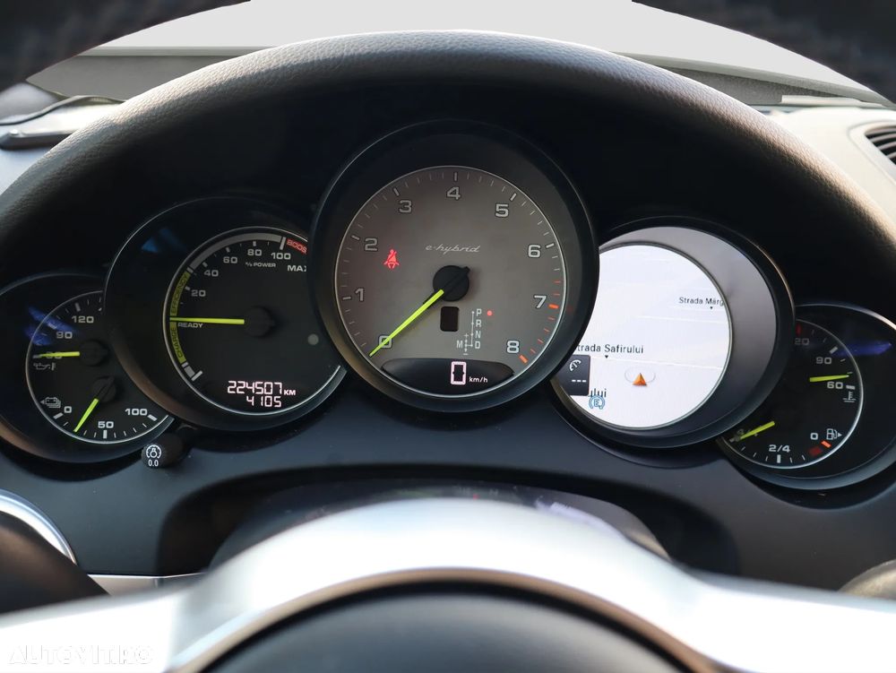 Porsche Cayenne Hybrid 3.0 L S E - 12
