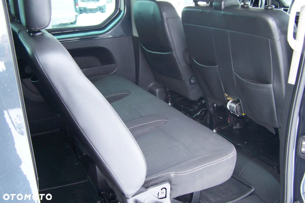 Renault Trafic 2.0 dCi - 13