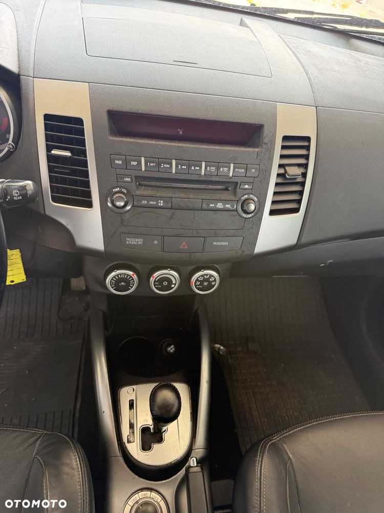 Mitsubishi Outlander 2.4 Intense + CVT - 7