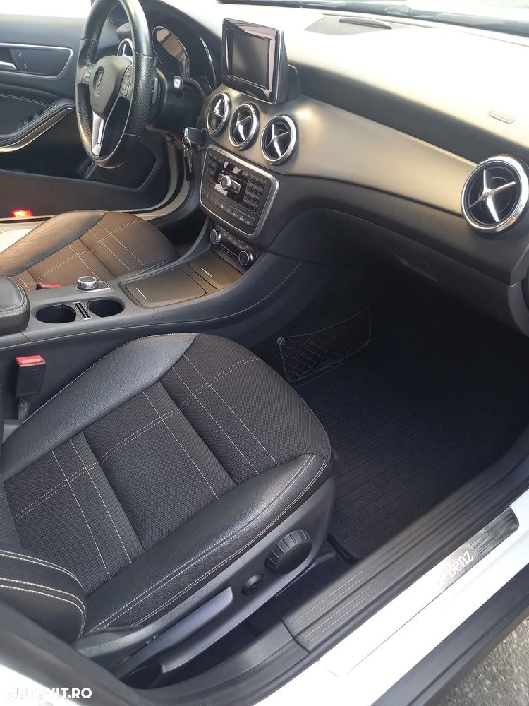 Mercedes-Benz GLA 220 CDI 4MATIC 7G-DCT Urban - 11