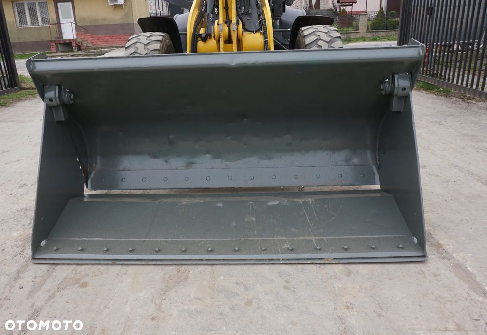 Komatsu WA 100 - 2