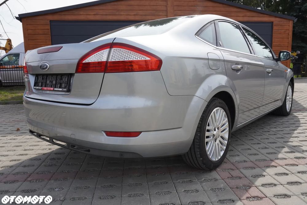 Ford Mondeo 2.0 Ghia X100 / X - 15