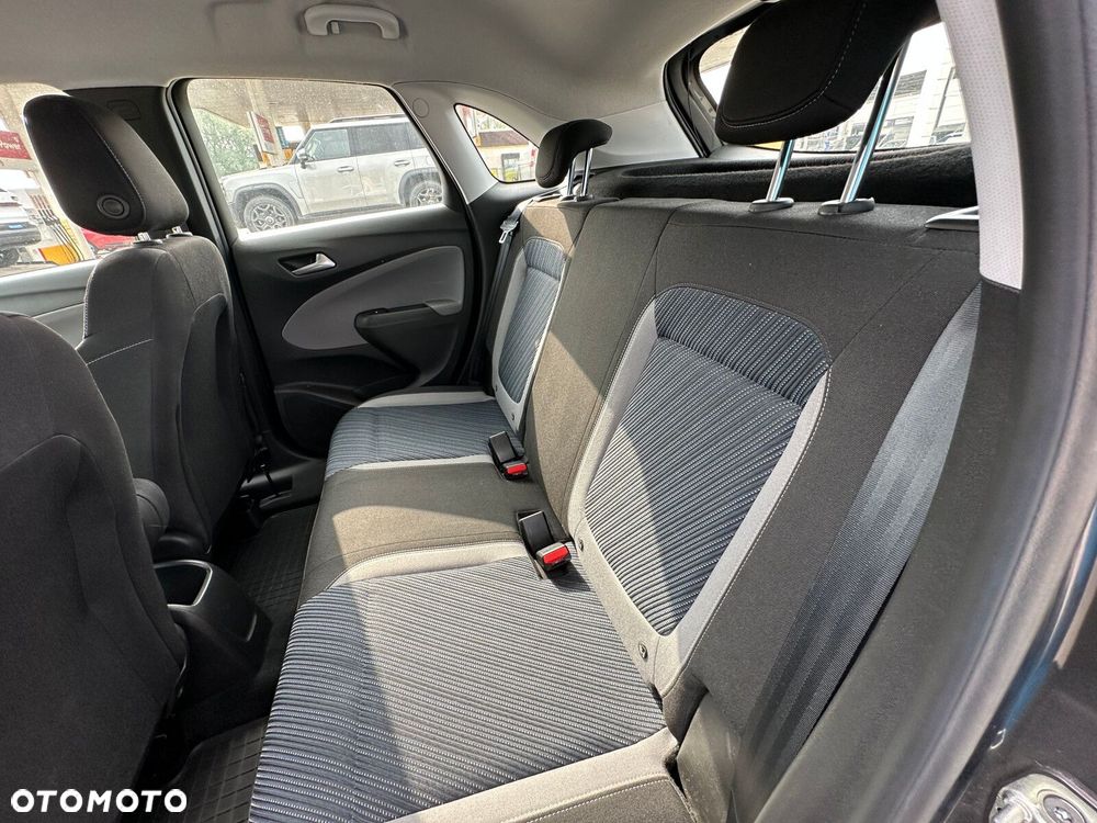 Opel Crossland X 1.2 T Design Line S&S - 9