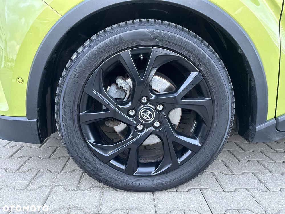 Toyota C-HR 1.8 Hybrid Neon Lime powered by JBL - 17