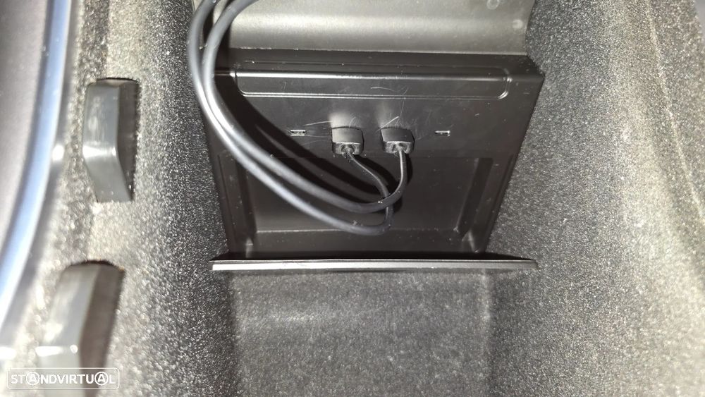 Tesla Model 3 Long-Range Dual Motor AWD - 27