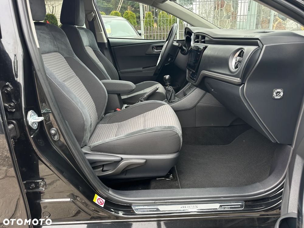 Toyota Auris 1.2 Turbo Team Deutschland - 13