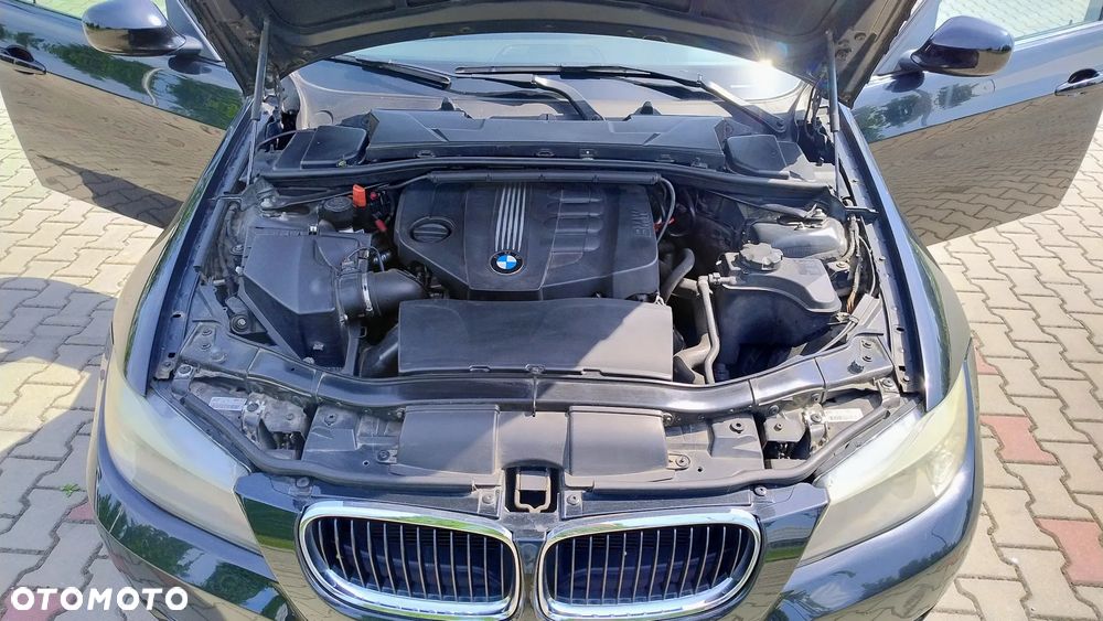 BMW Seria 3 318d DPF - 8