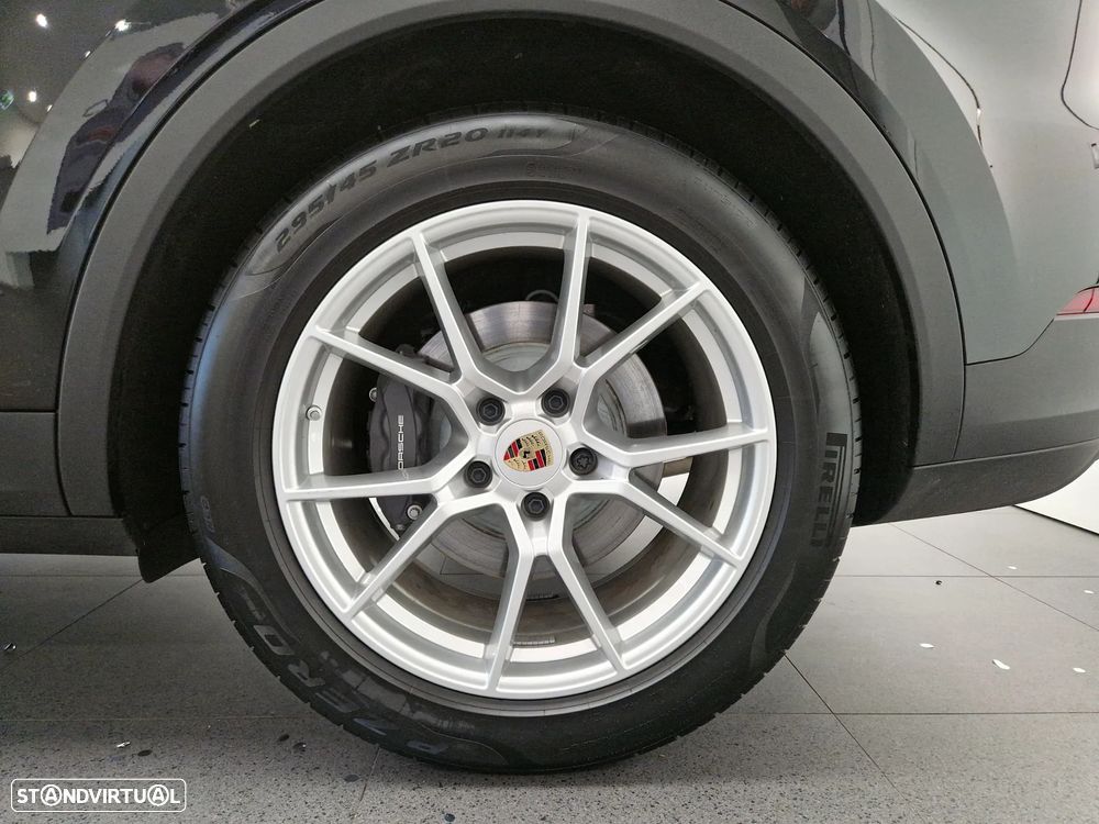 Porsche Cayenne Coupé E-Hybrid - 13