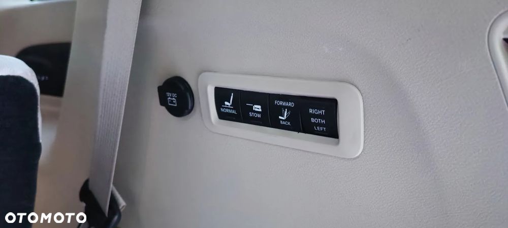 Chrysler Pacifica - 15