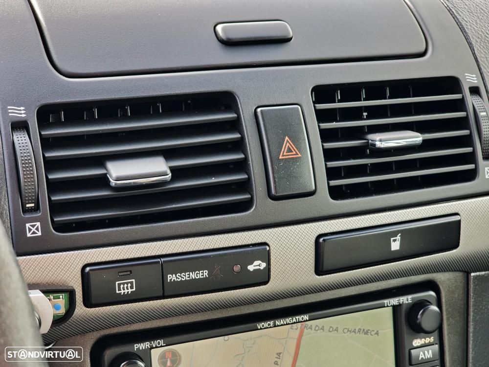 Toyota Avensis SW 2.2 D-4D Sol+P.Multimédia - 18