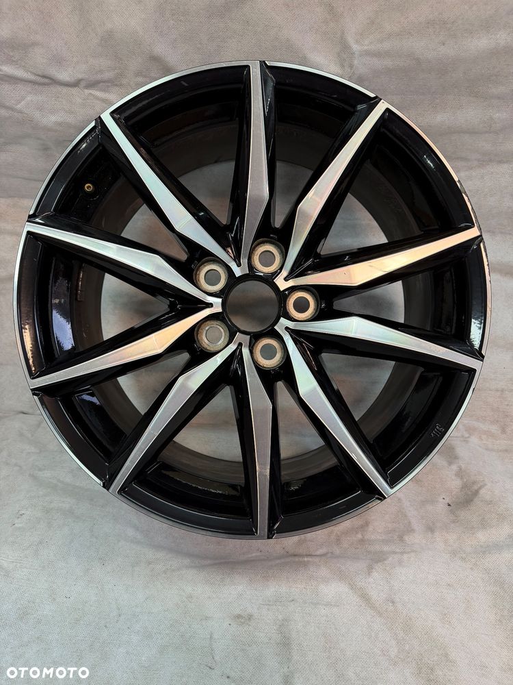 TOYOTA COROLLA GR E21 E210 XII LIFT FELGA 8Jx18 ET40 5x114,3 - 1