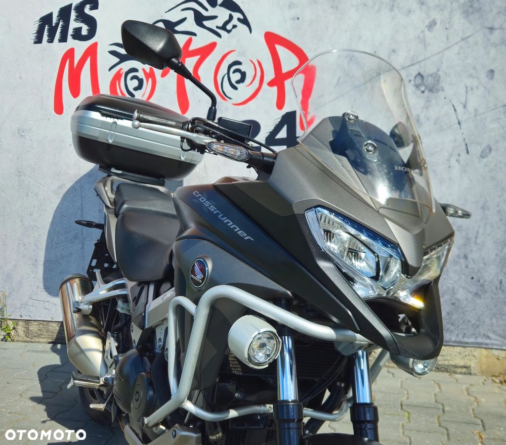 Honda VFR - 28