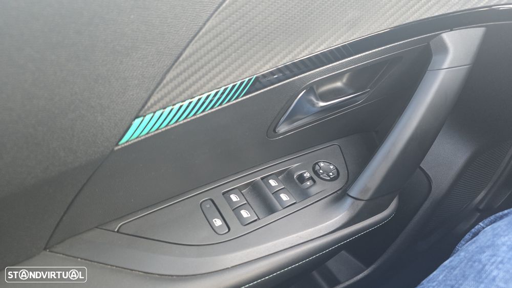 Peugeot 2008 1.2 PureTech Allure Pack - 28