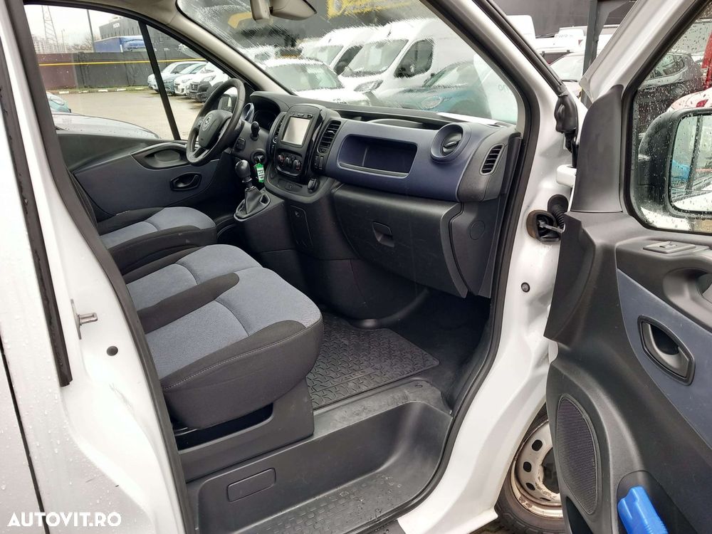 Opel Vivaro - 10