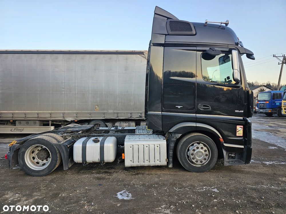 Mercedes-Benz ACTROS - 4