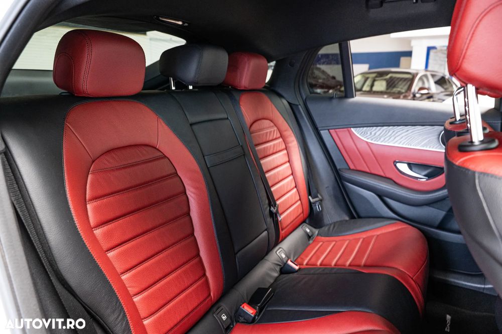 Mercedes-Benz GLC Coupe 250 4Matic 9G-TRONIC AMG Line - 32