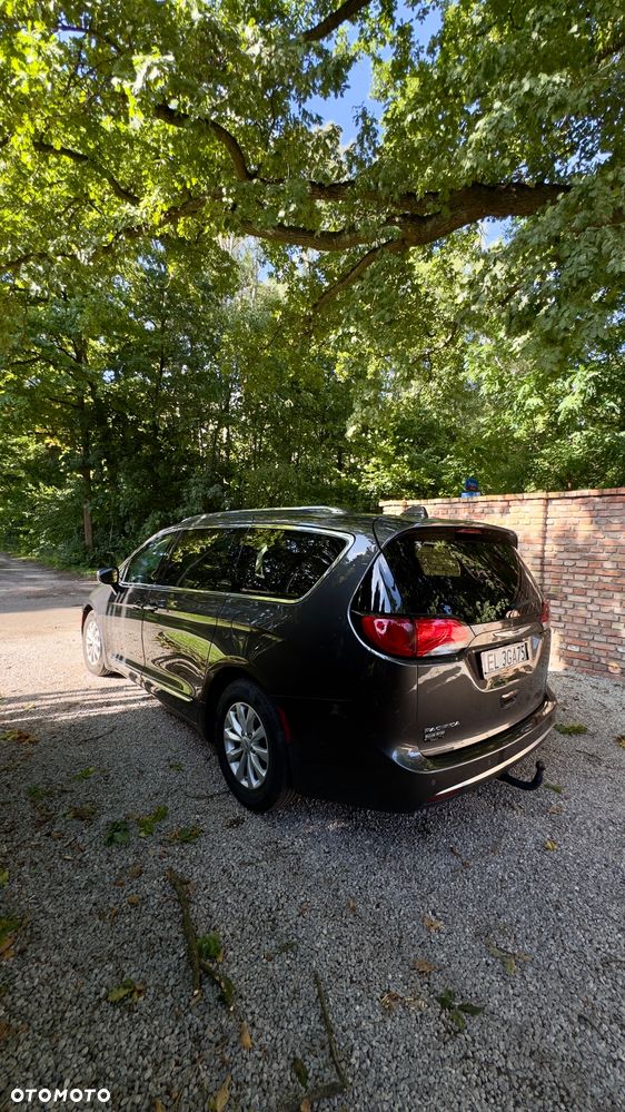 Chrysler Pacifica - 10
