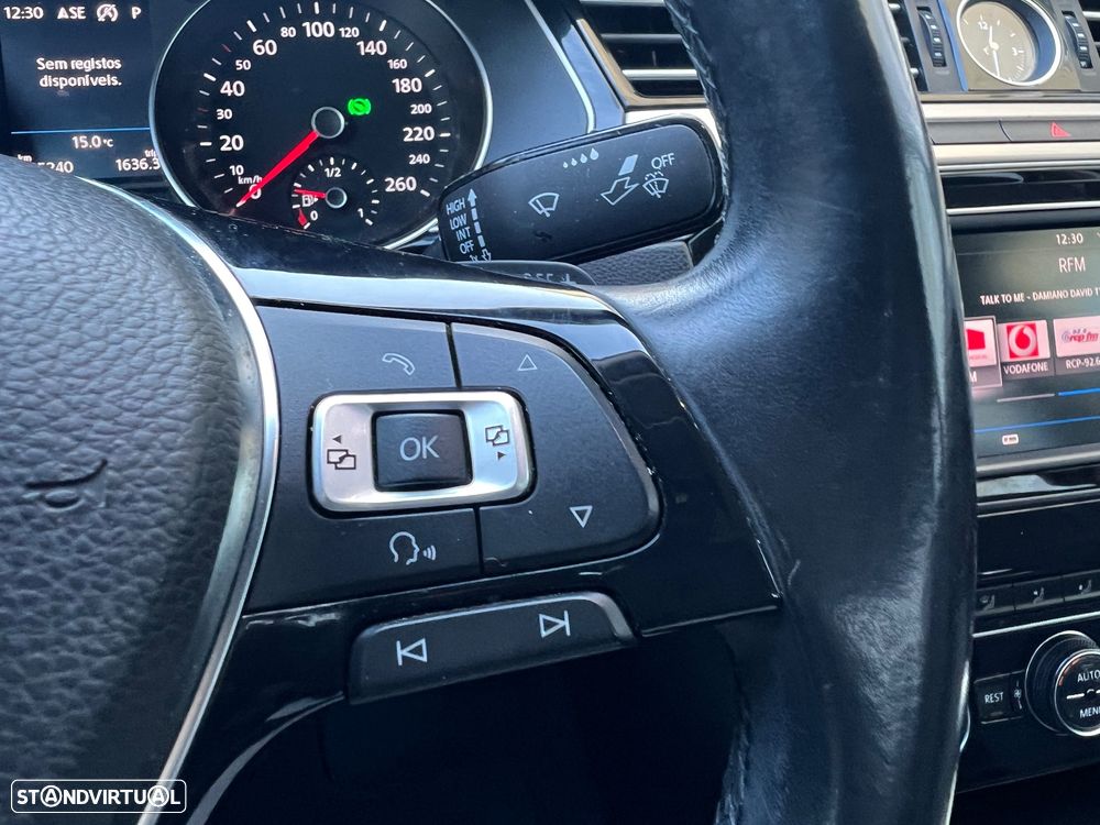 VW Passat 2.0 TDI Confortline DSG - 40