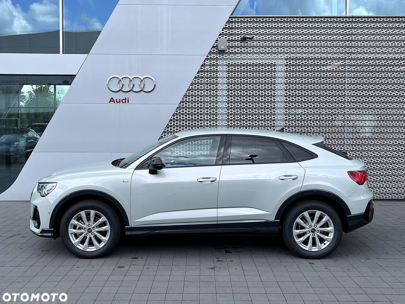 Audi Q3 Sportback - 9
