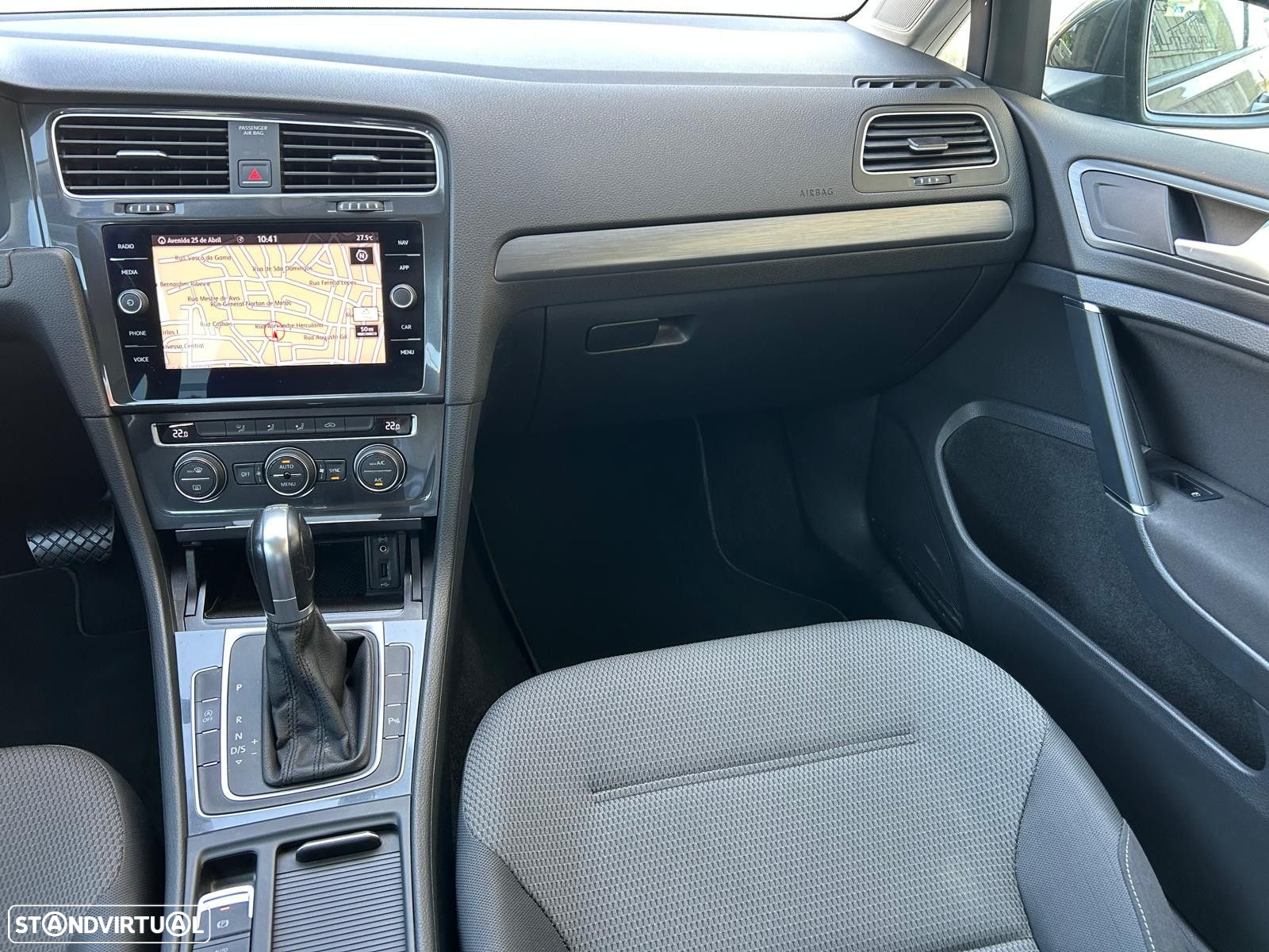 VW Golf Variant 1.6 TDi Confortline DSG - 22