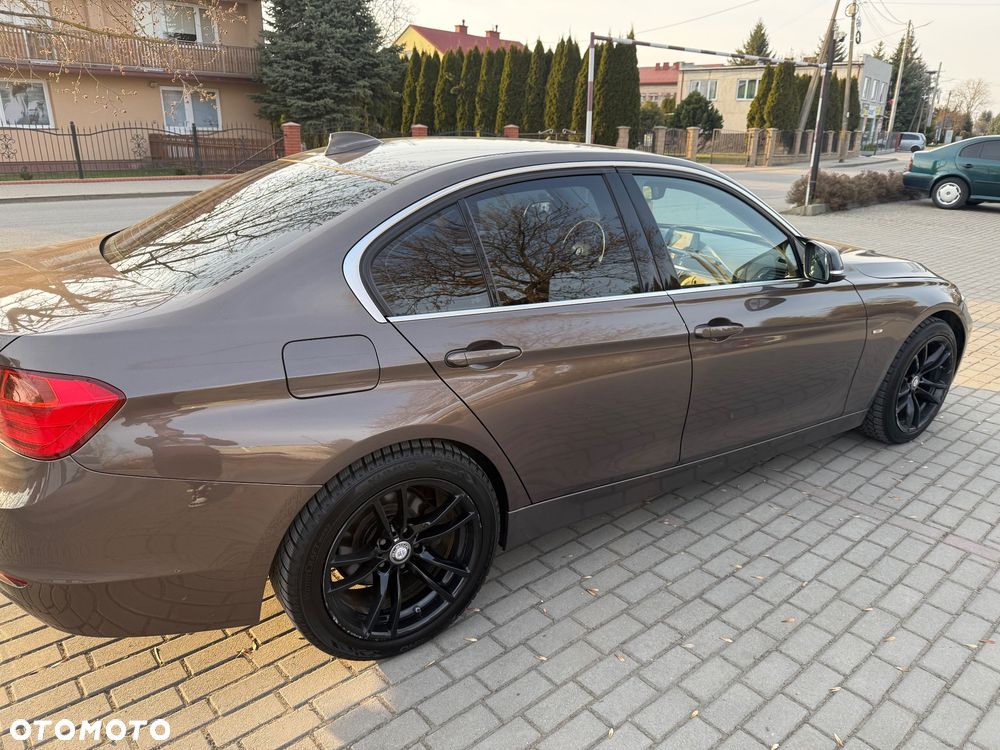 BMW Seria 3 318d Luxury Line - 4