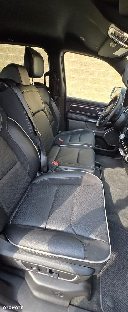 RAM 1500 5.7 eTorque Crew Cab Shortbed Laramie Chrome - 11