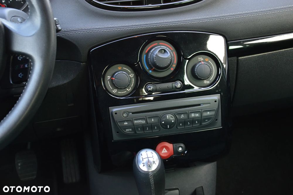 Renault Clio - 21