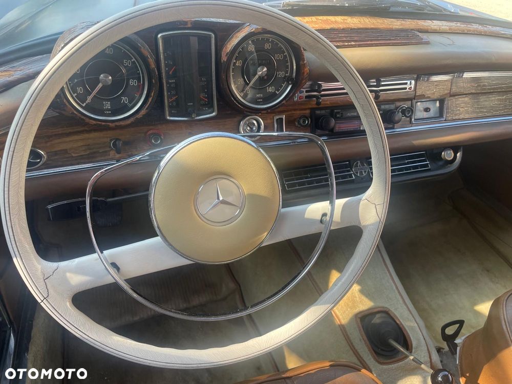 Mercedes-Benz W111 - 8