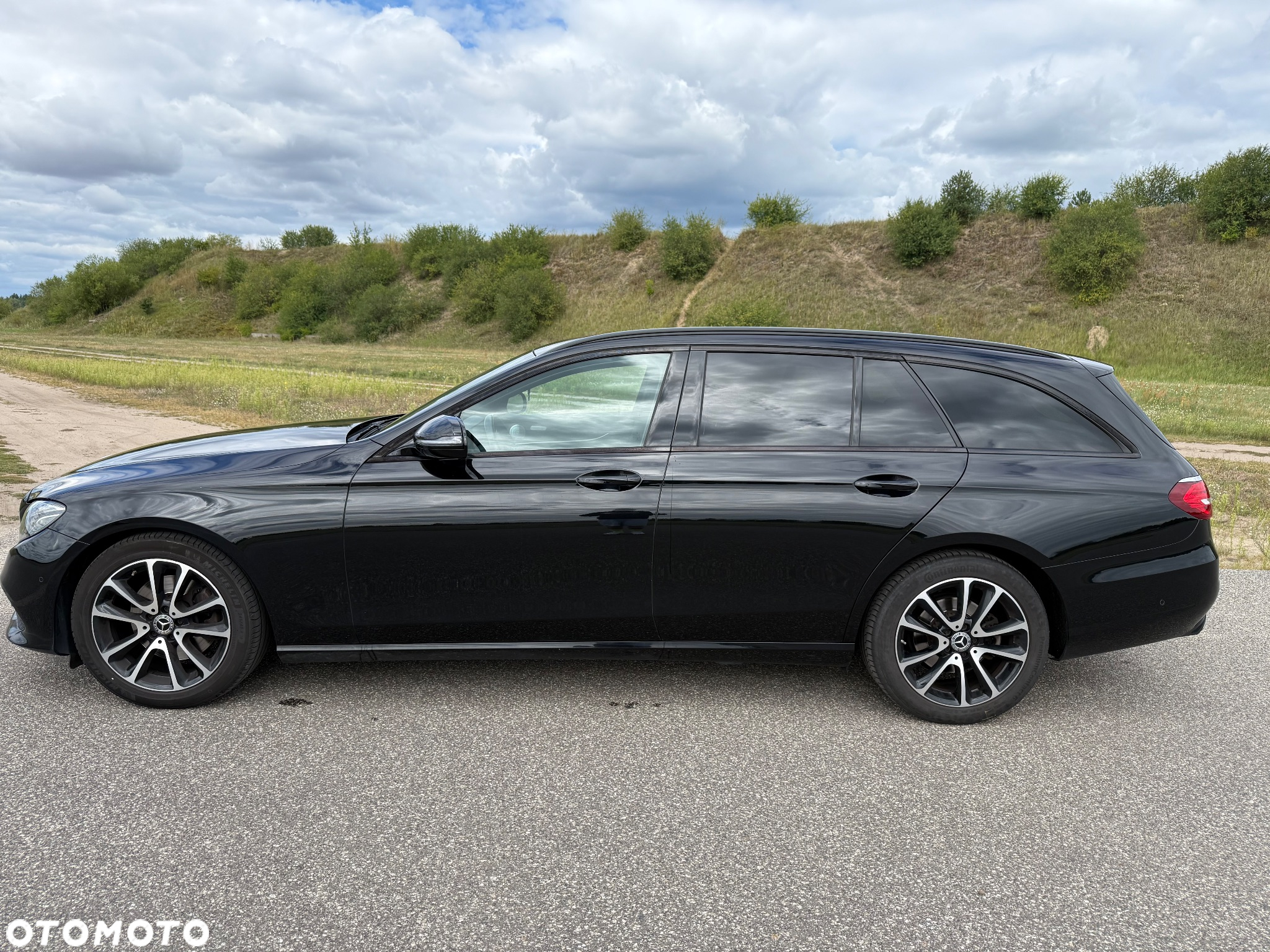 Mercedes-Benz Klasa E 220 d 4Matic T 9G-TRONIC Avantgarde - 5
