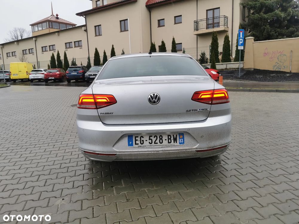 Volkswagen Passat 2.0 TDI (BlueMotion Technology) DSG Comfortline - 9